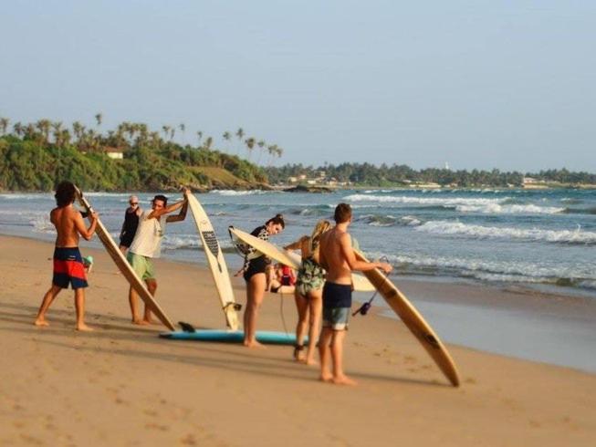 Lion Paradise Surf Beach Matara Luaran gambar